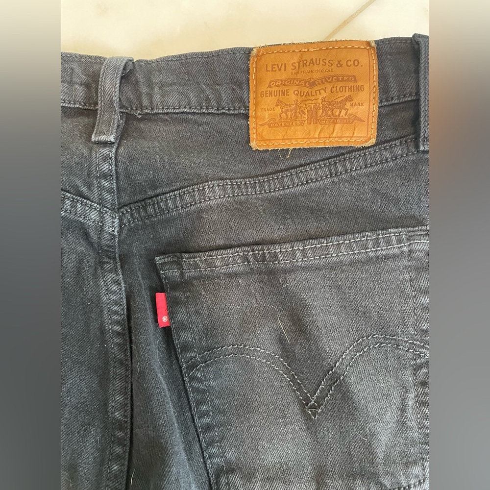 Levi's Women's Straight Leg Jeans - Black - Picture 8 of 8
